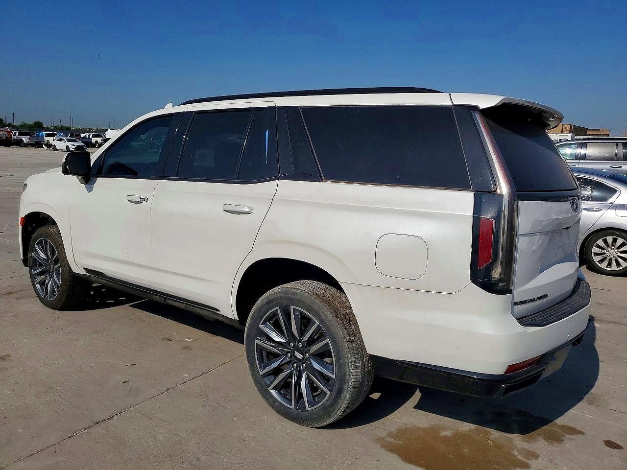 2021 Cadillac Escalade - Фото 2