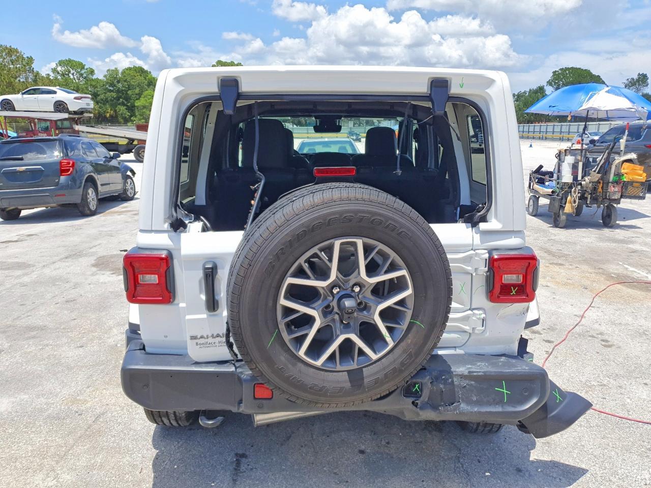 2025 Jeep Wrangler Sahara - Фото 6