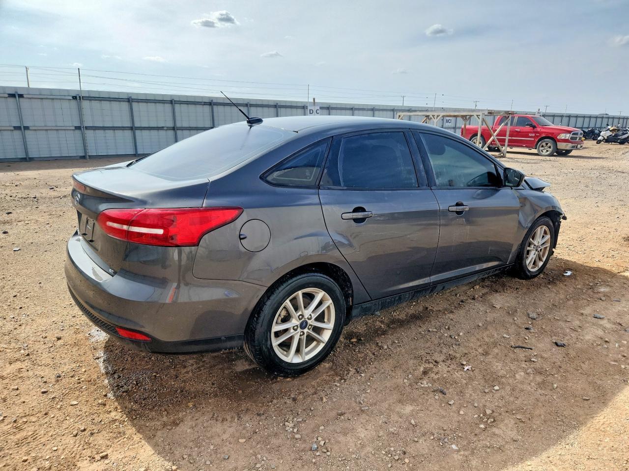 2018 Ford Focus Se - Image 3