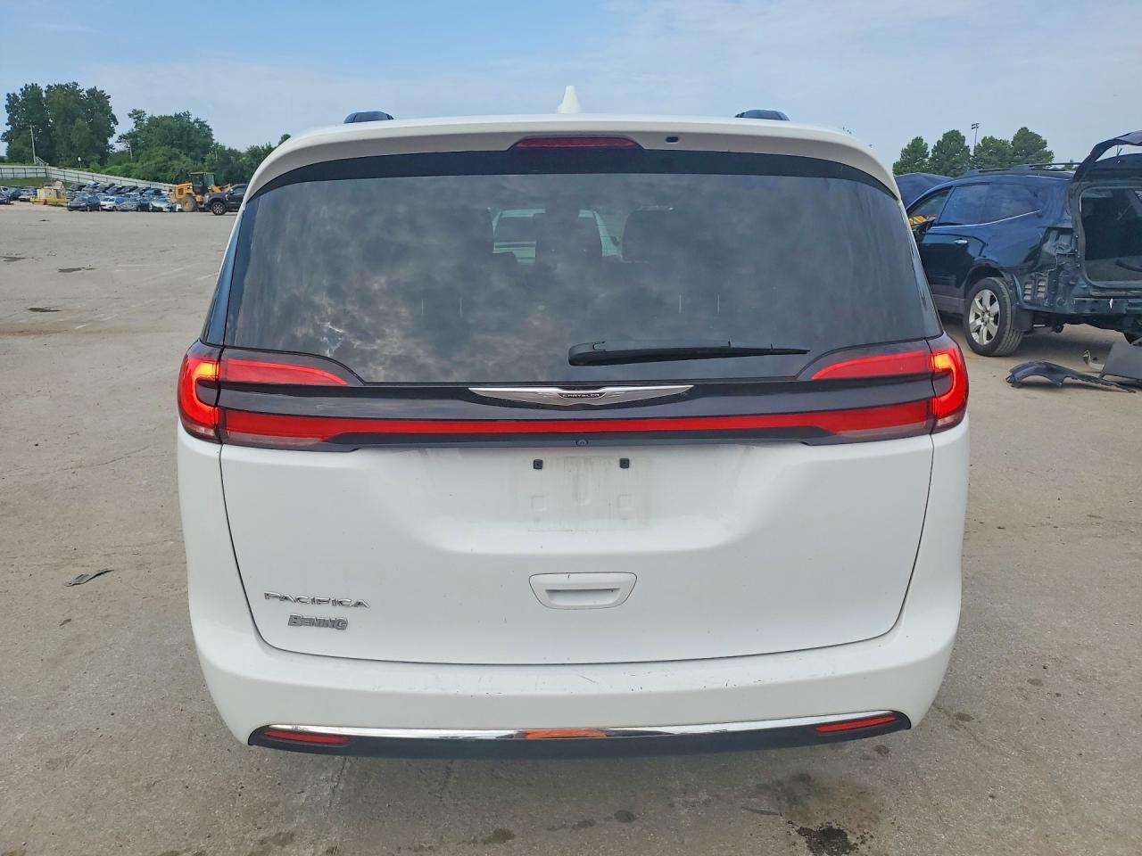 2022 Chrysler Pacifica Touring L - Фото 6