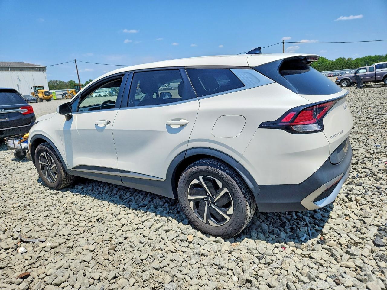 2023 Kia Sportage Lx - Image 2