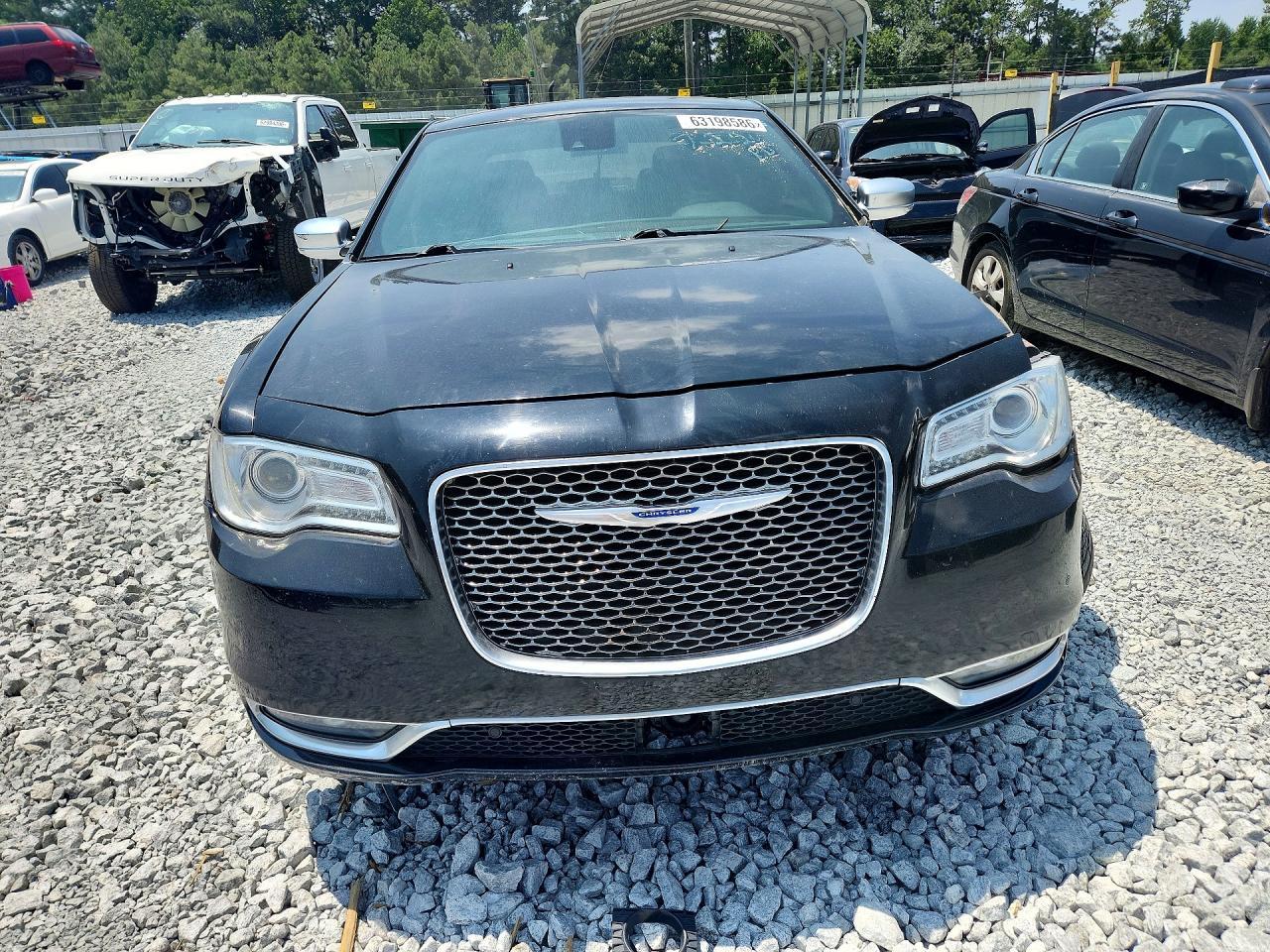 2019 Chrysler 300C - Image 5