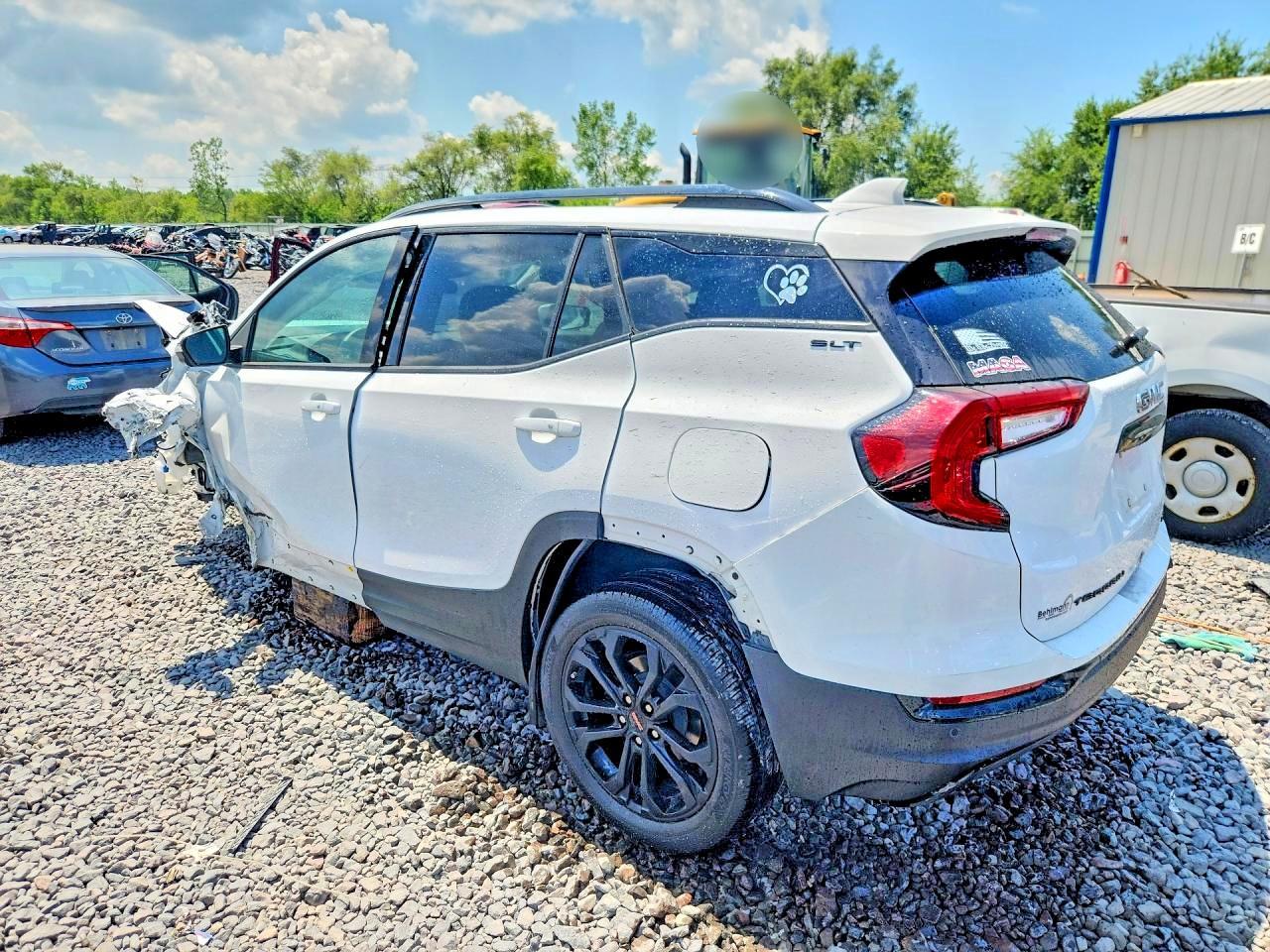 2022 GMC Terrain Slt - Фото 2