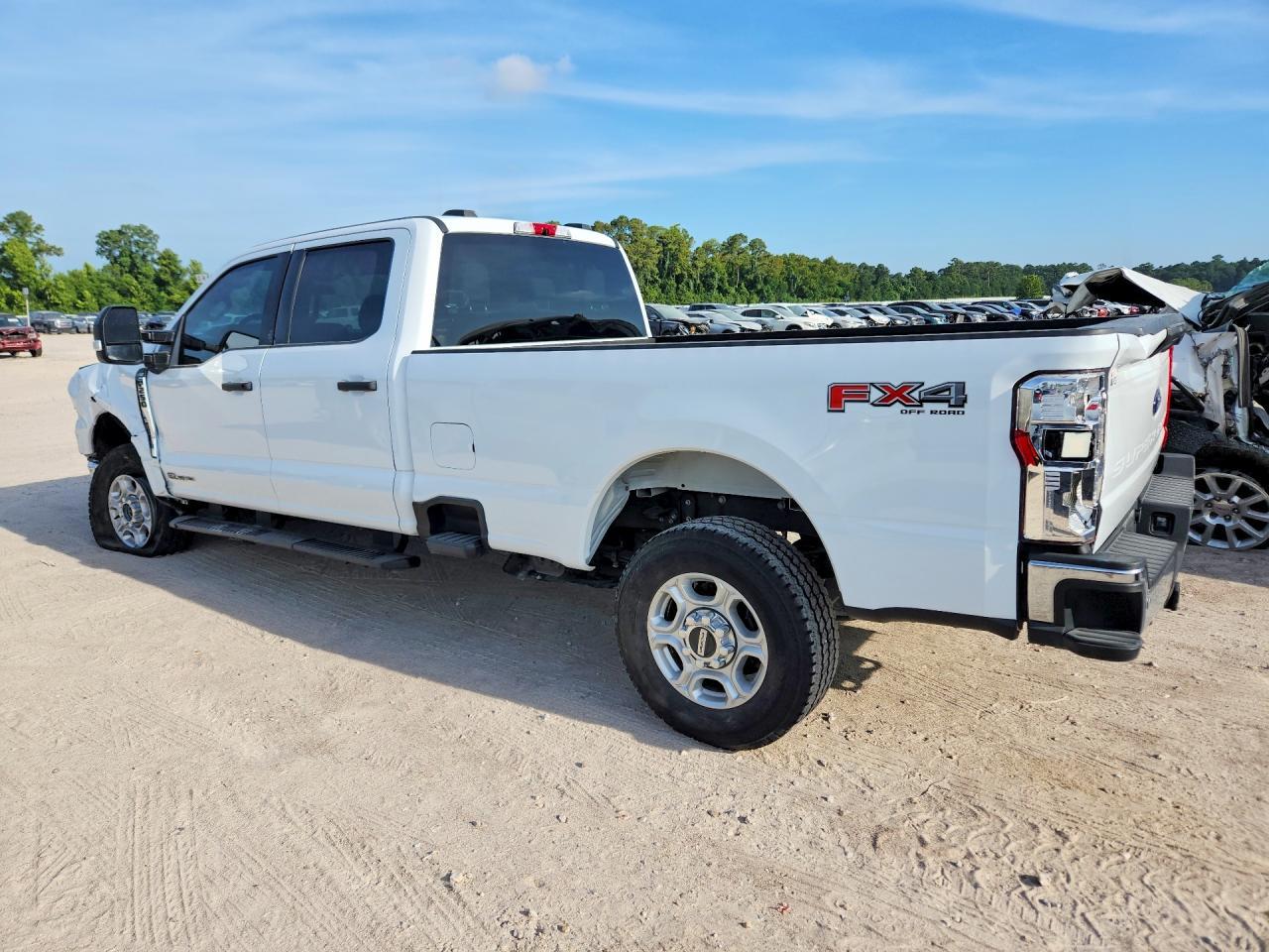 2025 Ford F250 Super Duty - Image 2