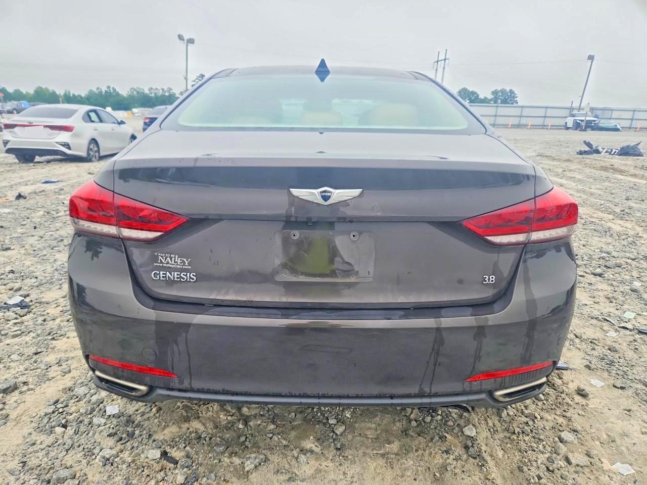 2015 Hyundai Genesis 3.8L - Фото 6