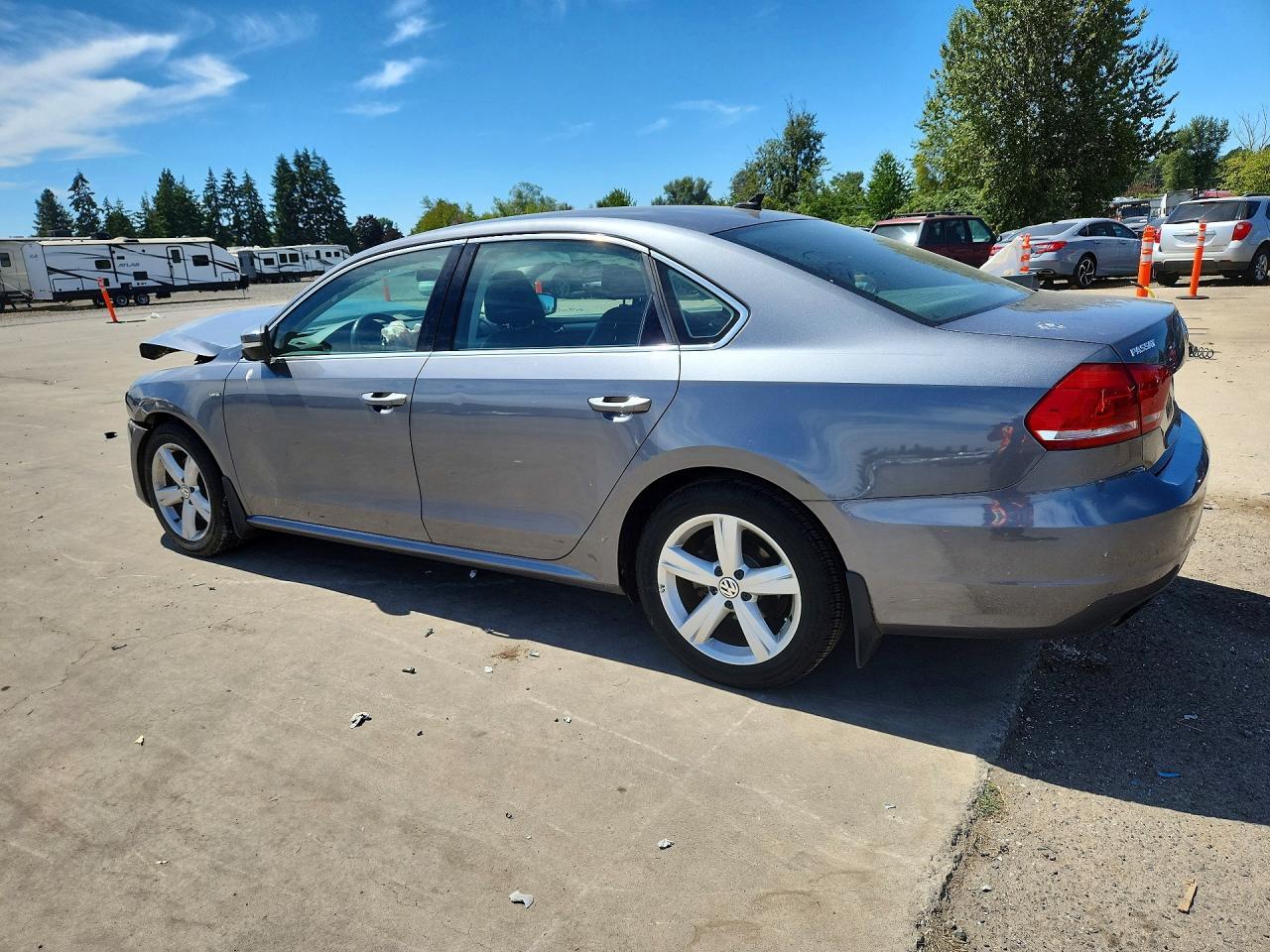 2015 Volkswagen Passat - Фото 2