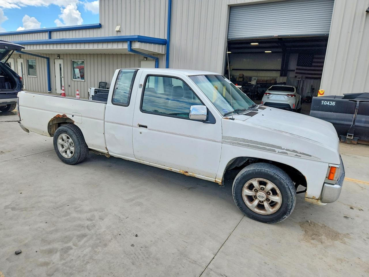 1996 Nissan Truck Xe - Image 4