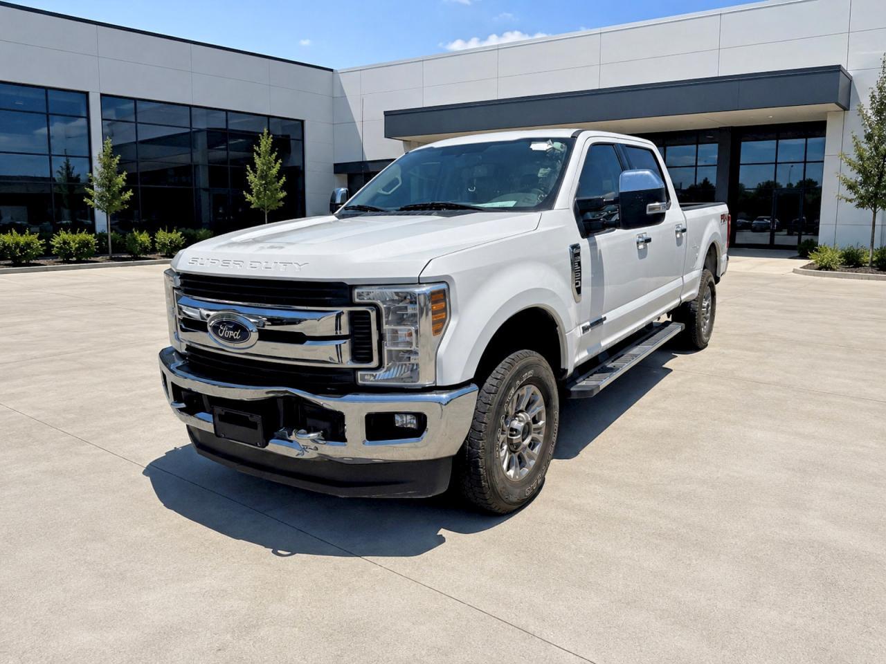 2019 Ford F250 Super Duty - Фото 2