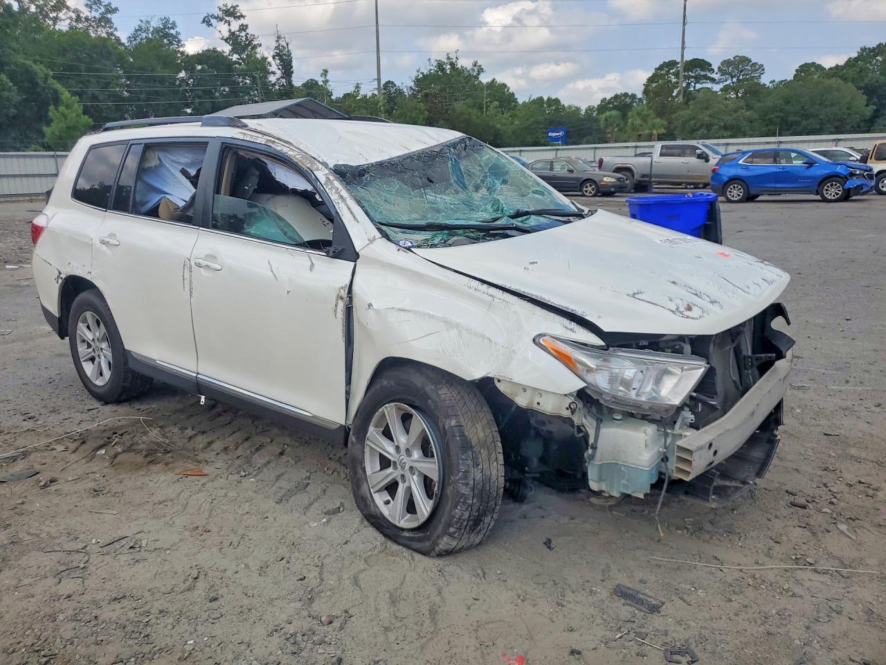 2013 Toyota Highlander Plus - Фото 4