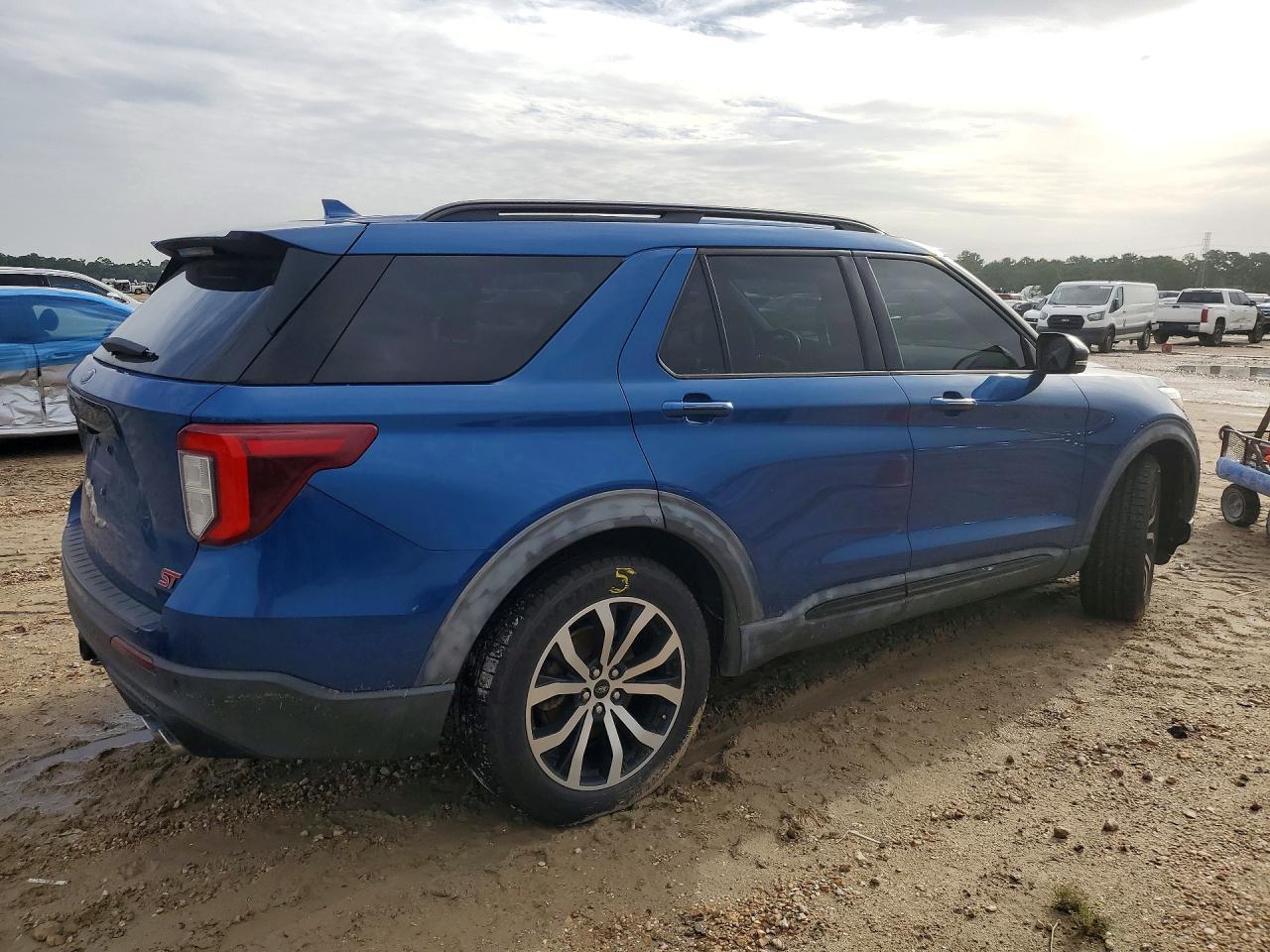 2020 Ford Explorer St - Image 3