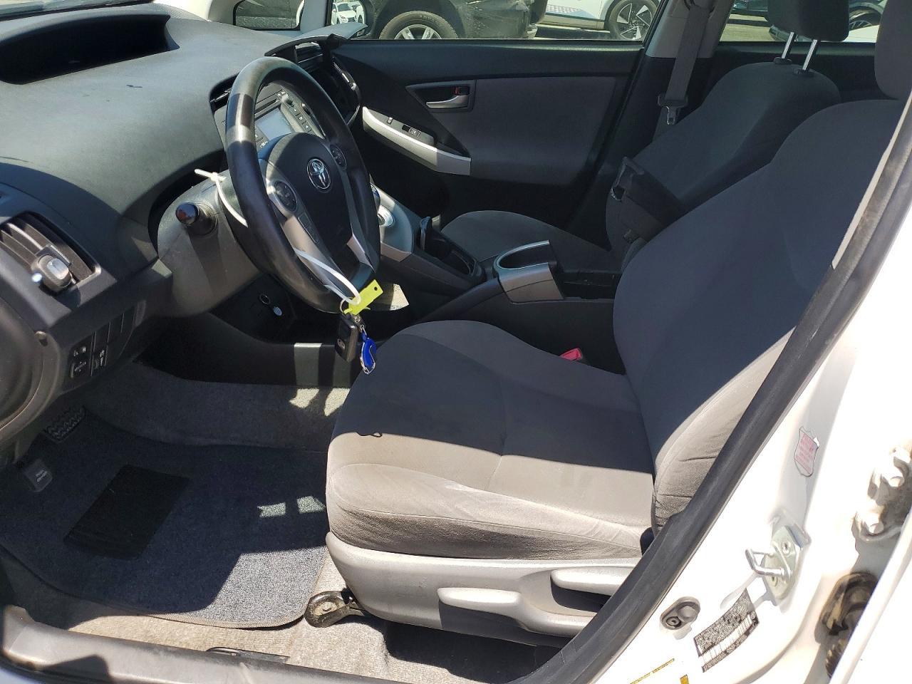 2013 Toyota Prius Two - Image 7