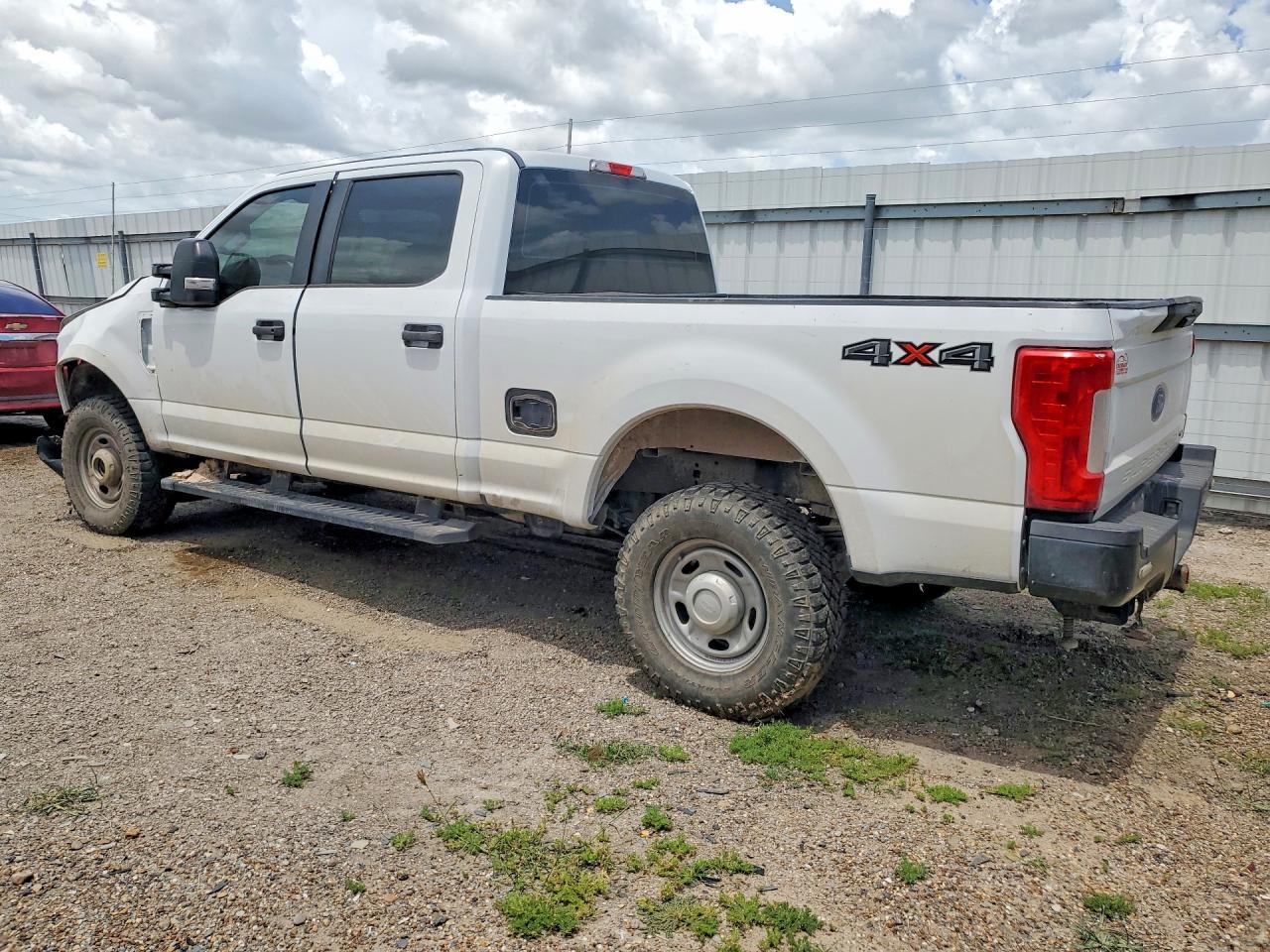 2017 Ford F250 Super Duty - Фото 2