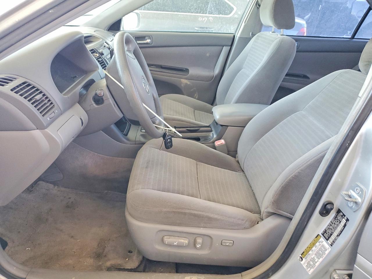 2005 Toyota Camry Le - Image 7