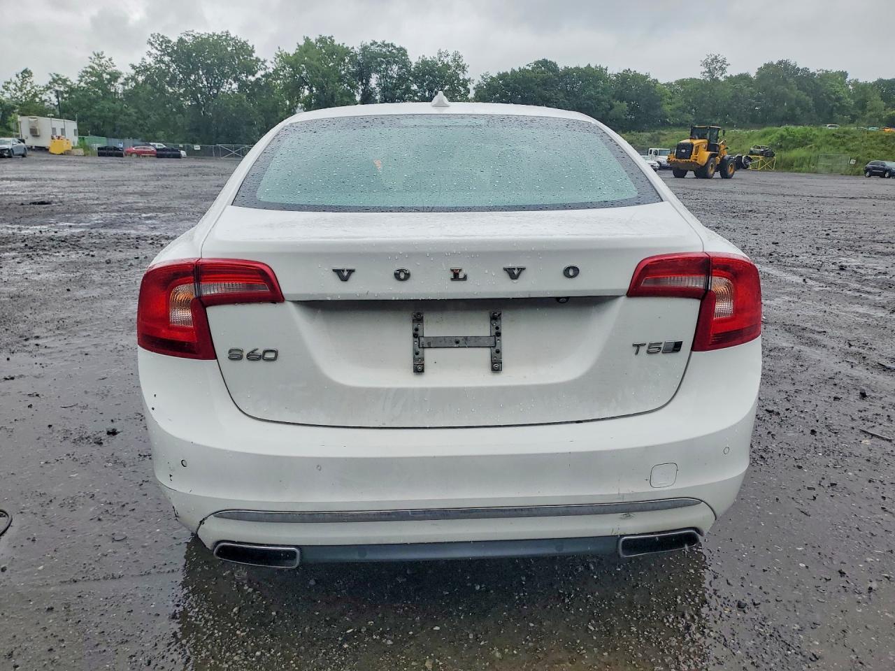 2017 Volvo S60 Platinum - Image 6