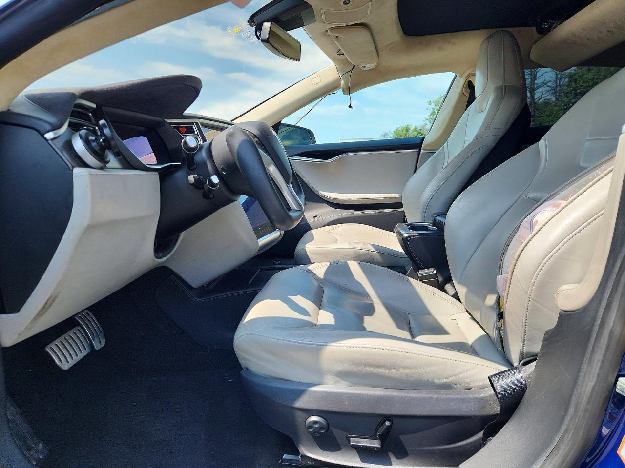 2015 Tesla Model S 85D - Image 7