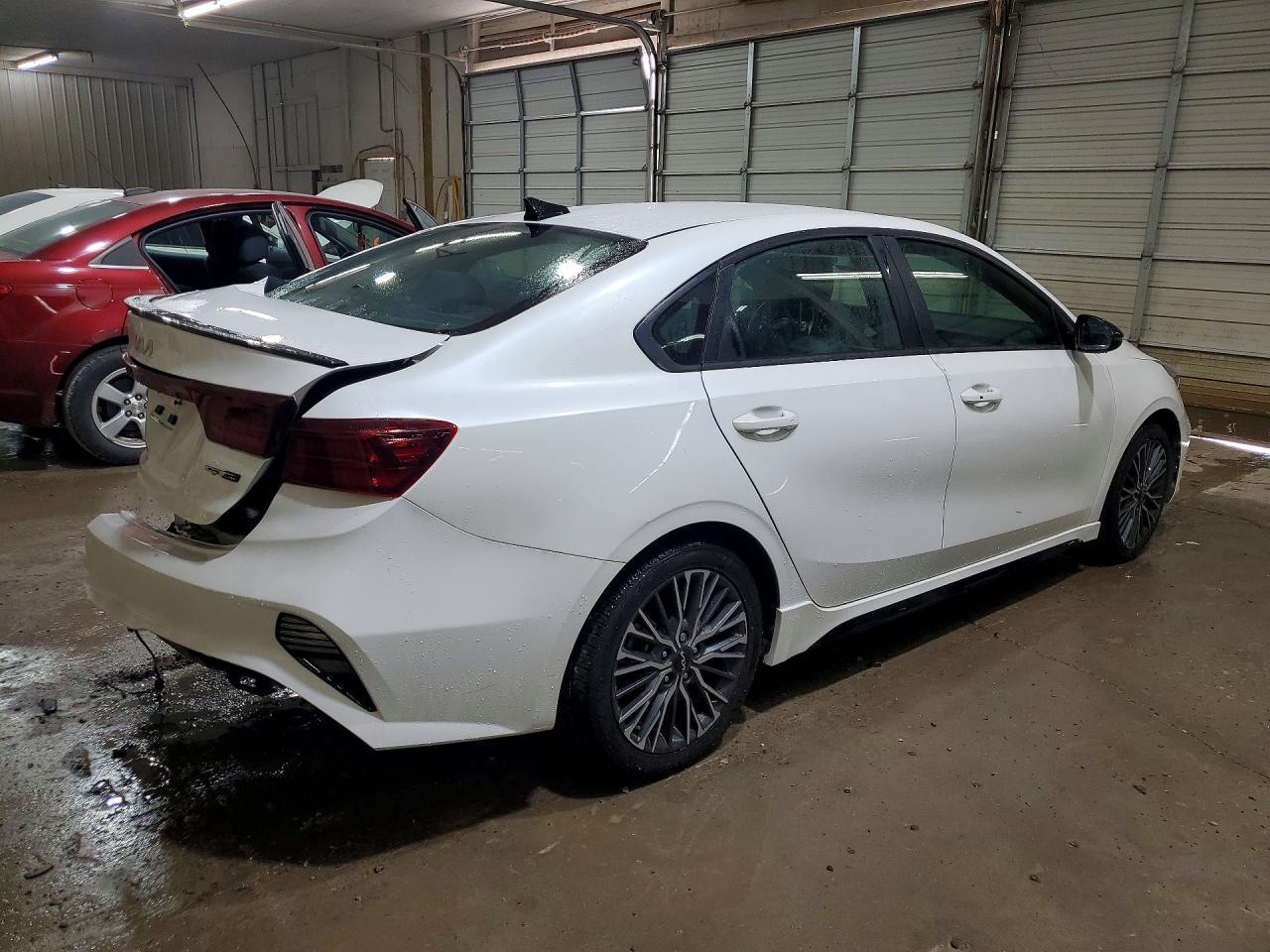 2023 Kia Forte Gt Line - Фото 3