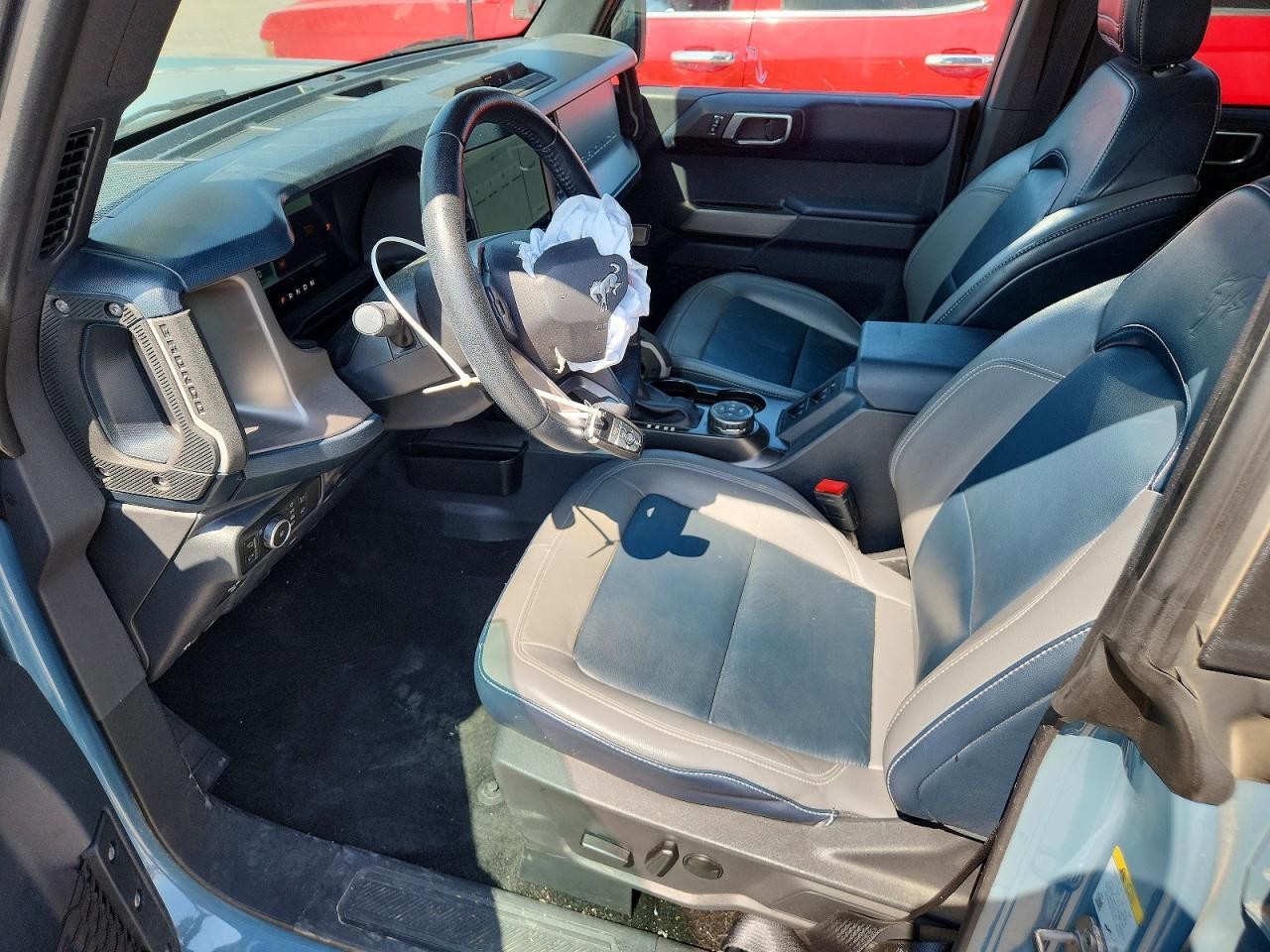 2023 Ford Bronco Base - Image 7