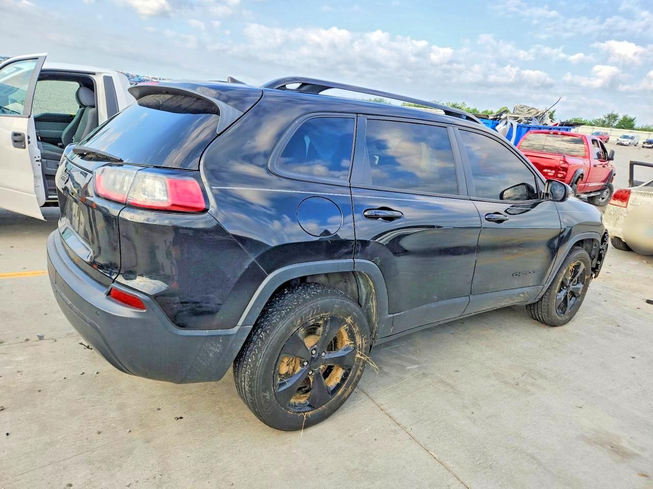 2021 Jeep Cherokee Latitude Plus - Фото 3