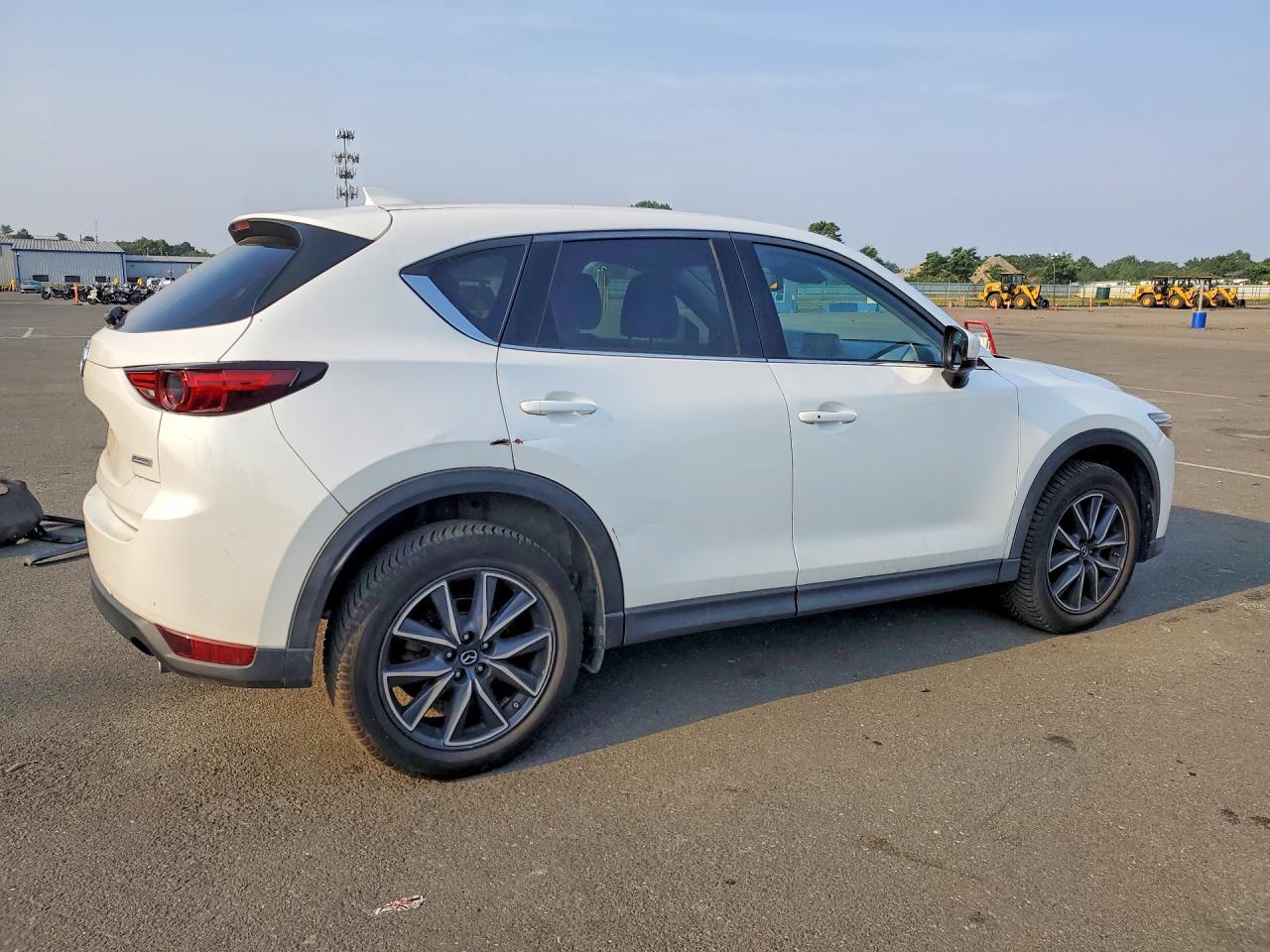 2018 Mazda Cx-5 Grand Touring - Image 3