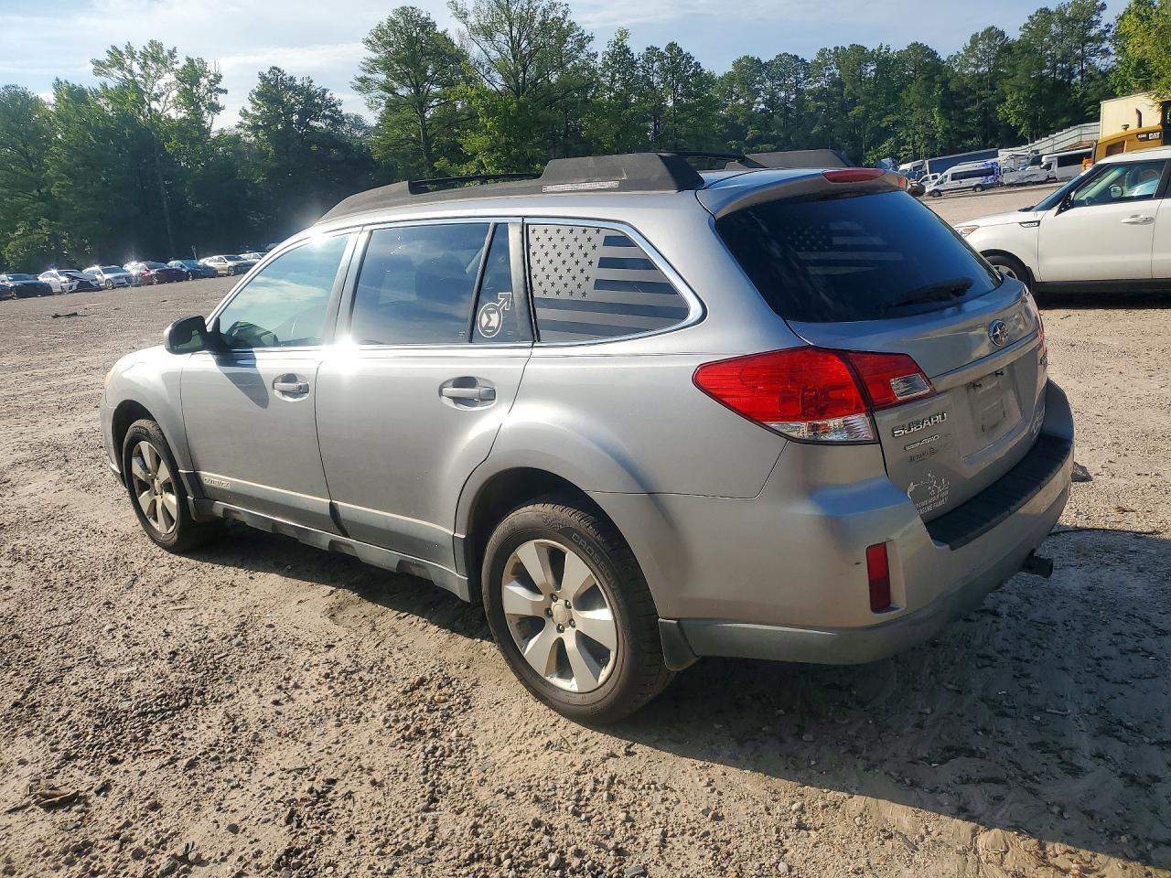 2010 Subaru Outback 2.5I Limited - Фото 2