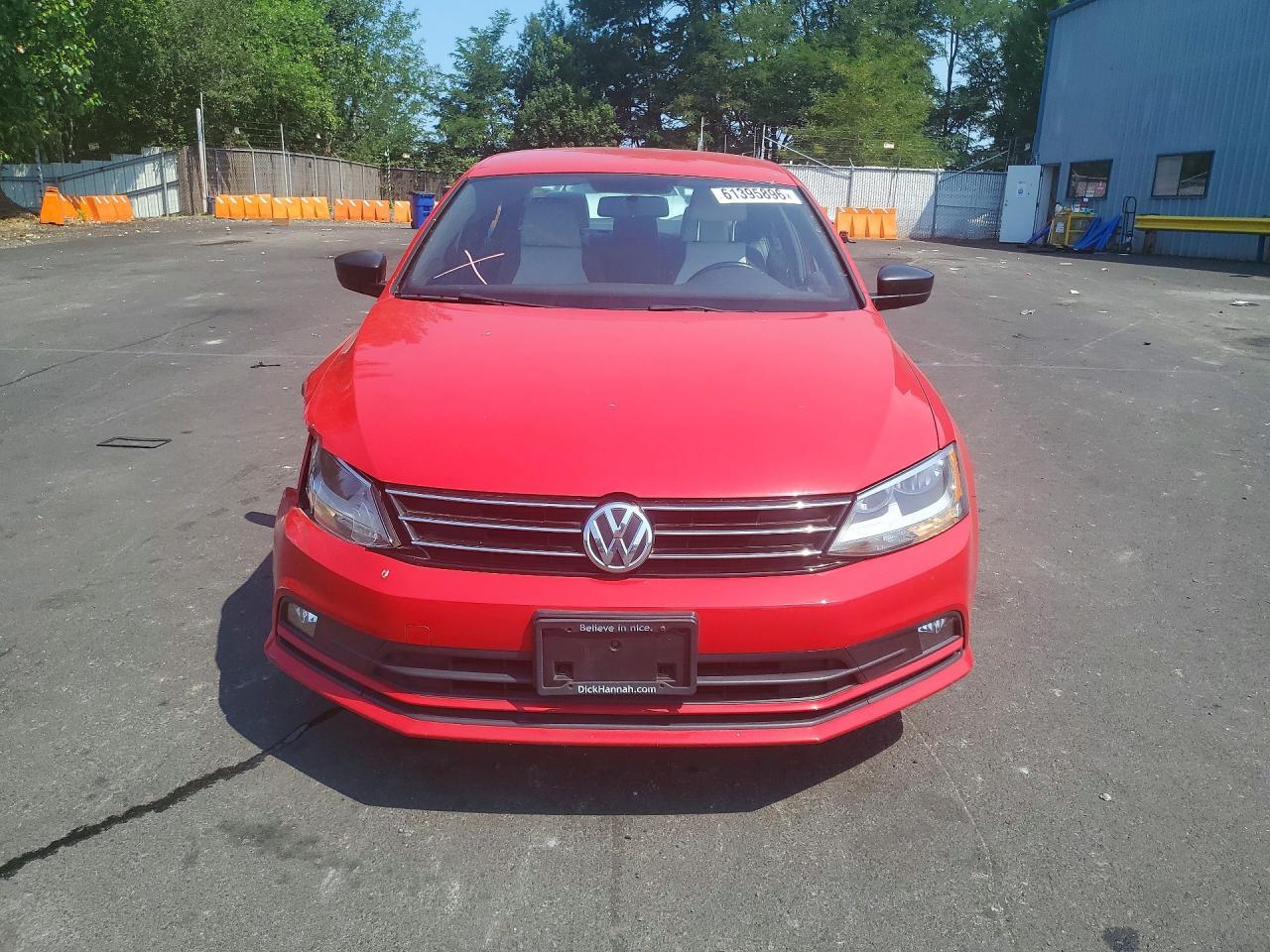 2016 Volkswagen Jetta Sport - Image 5