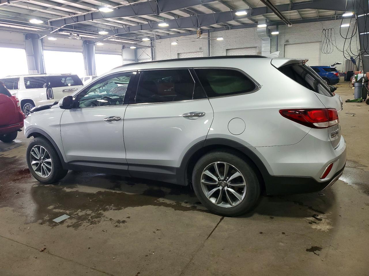2019 Hyundai Santa Fe Xl Se - Image 2