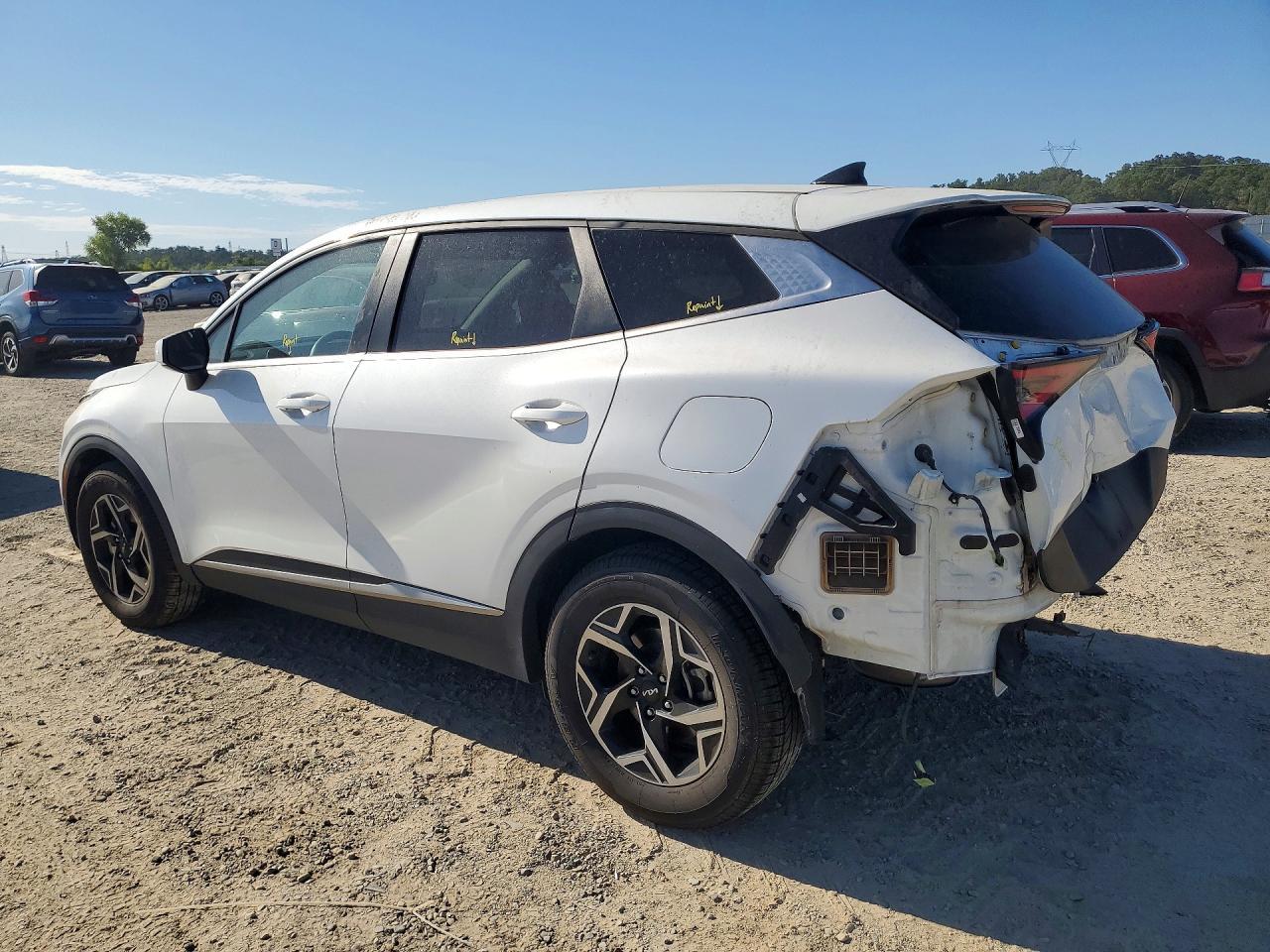 2023 Kia Sportage Lx - Image 2