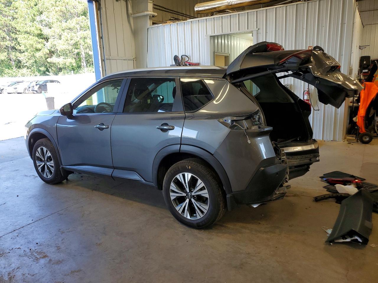 2023 Nissan Rogue Sv - Image 2