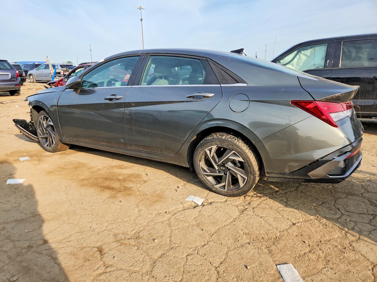 2025 Hyundai Elantra Sel - Фото 2