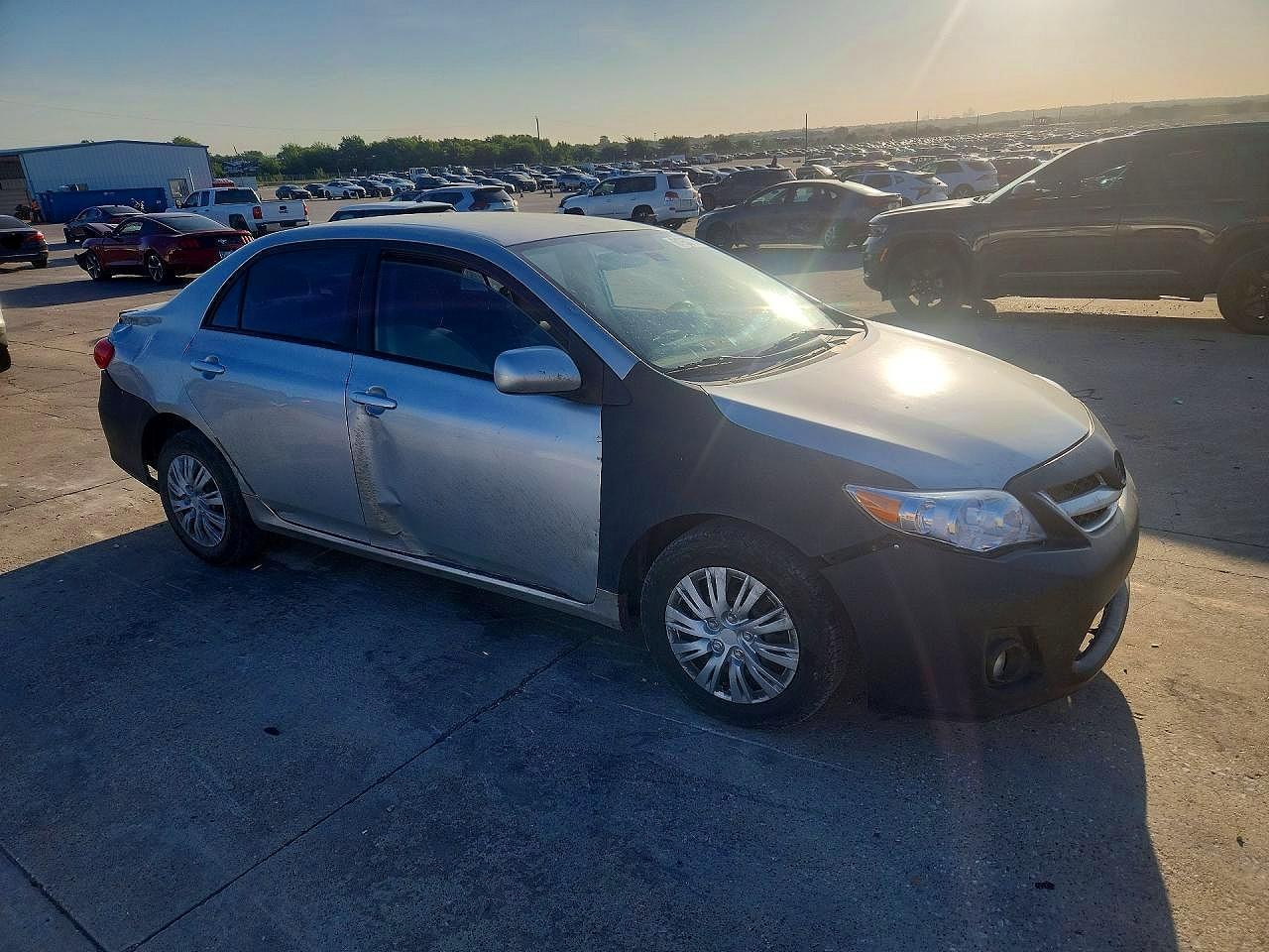 2011 Toyota Corolla Le - Image 4