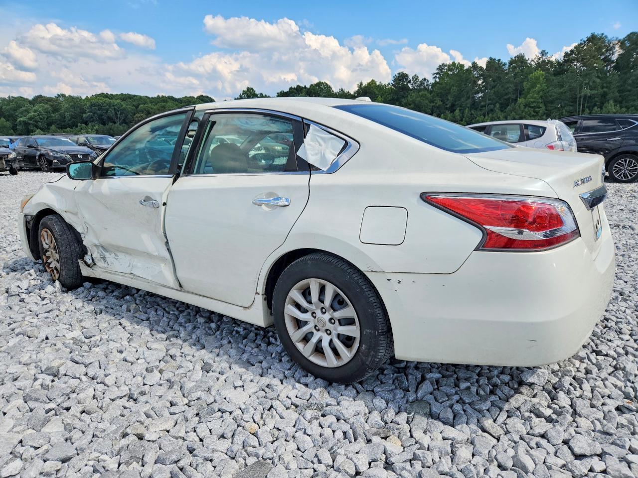 2014 Nissan Altima 2.5 S - Фото 2
