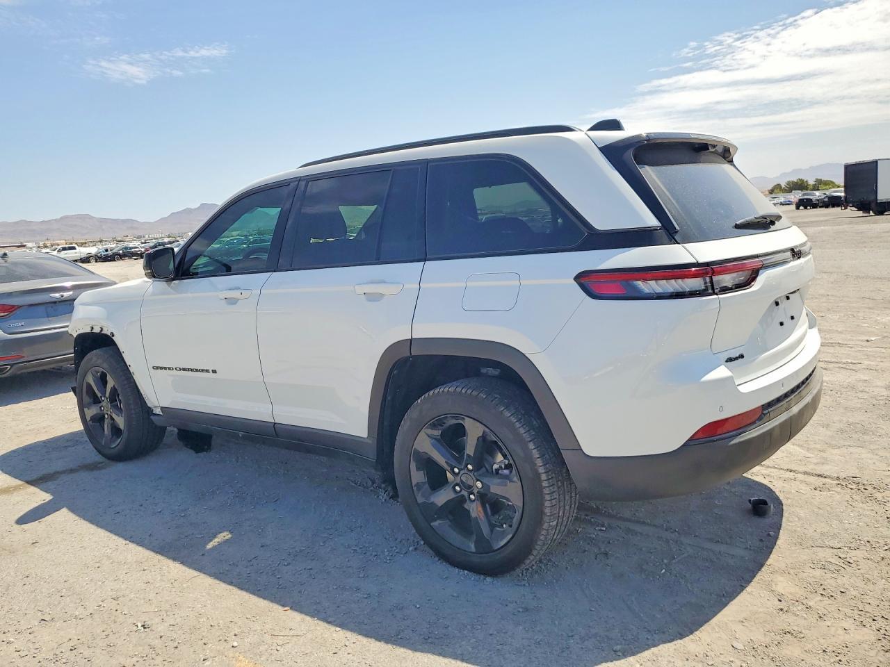 2025 Jeep Grand Cherokee Limited - Image 2