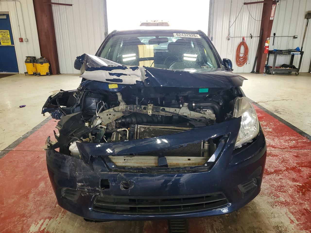 2013 Nissan Versa 1.6 S - Image 5