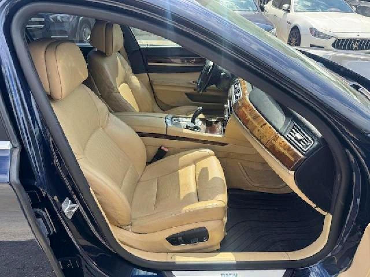 2015 BMW 750 Xi - Фото 7
