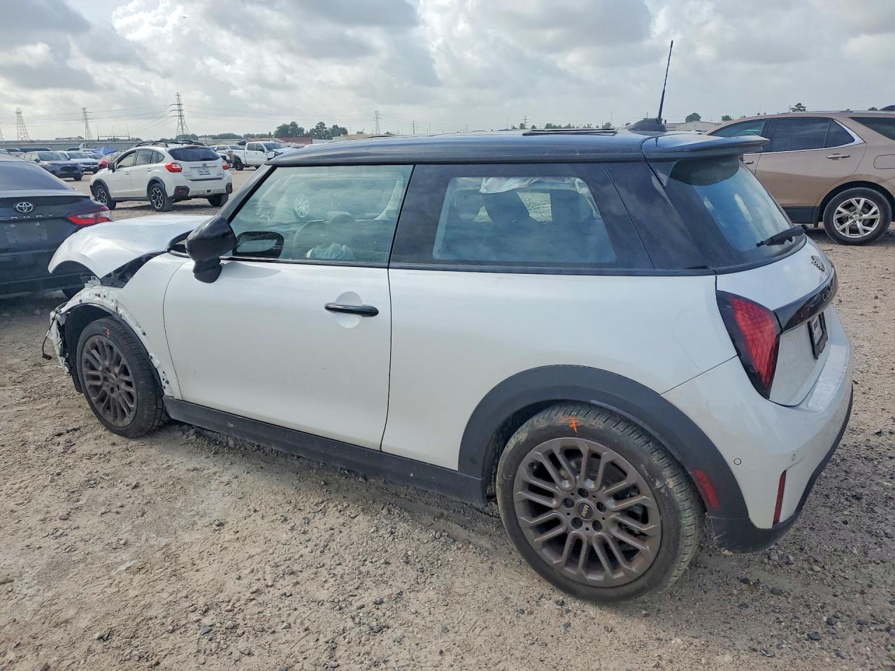 2025 Mini Cooper S - Фото 2