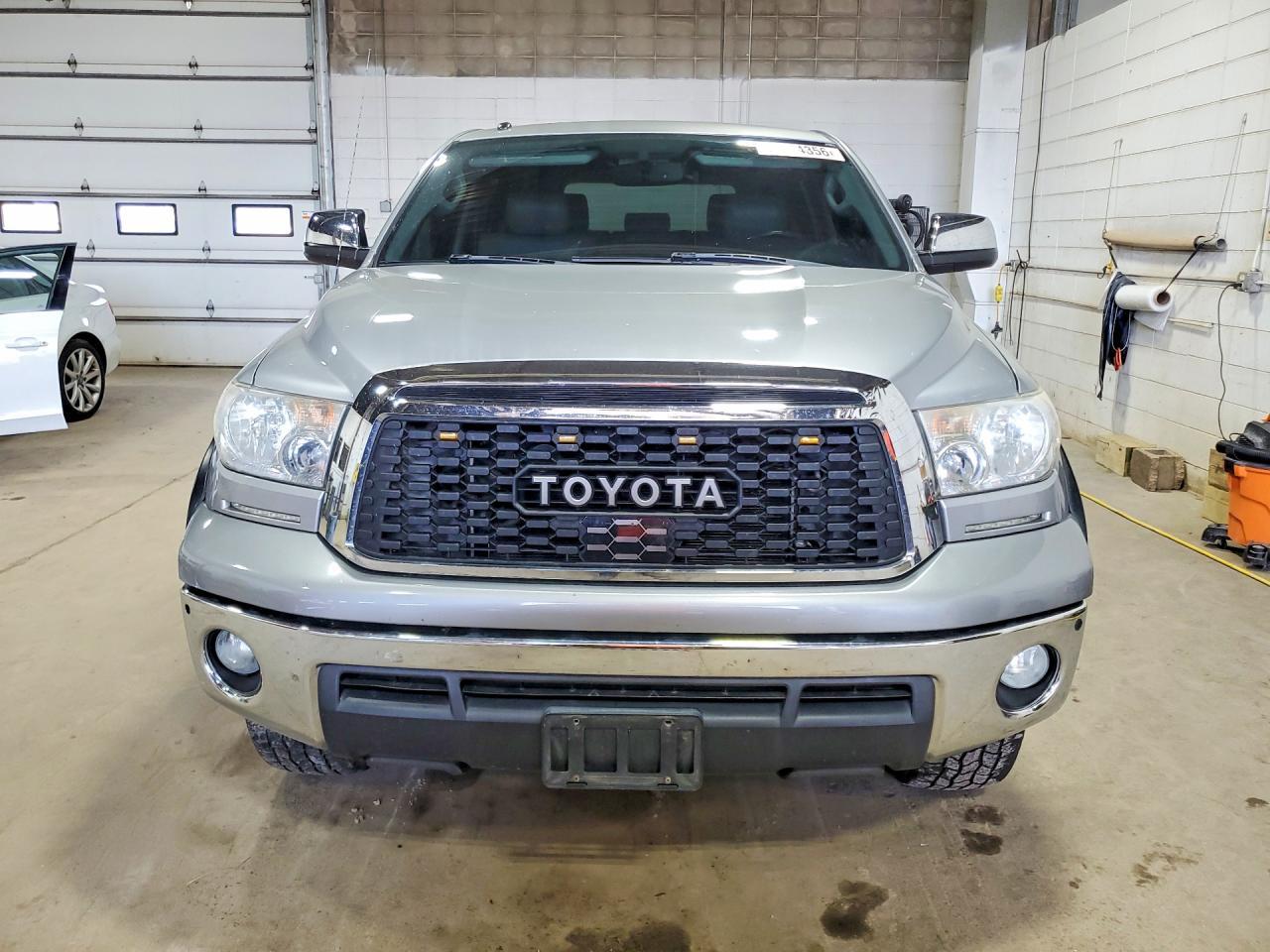 2011 Toyota Tundra Crewmax Limited - Фото 5
