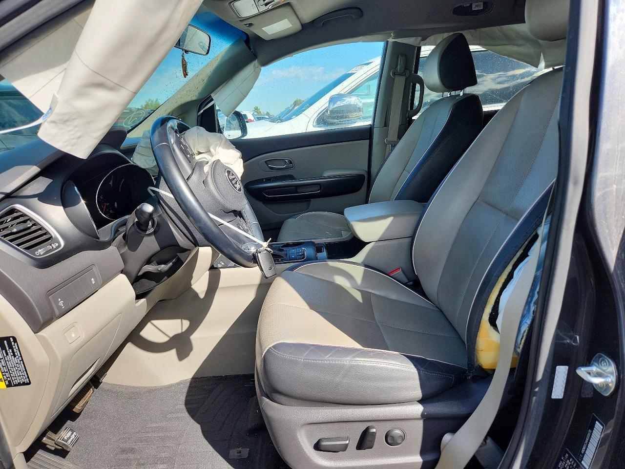 2017 Kia Sedona - Фото 7