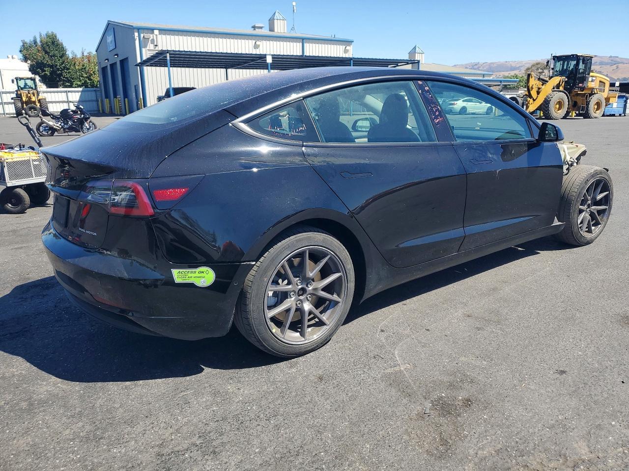 2022 Tesla Model 3 - Фото 3