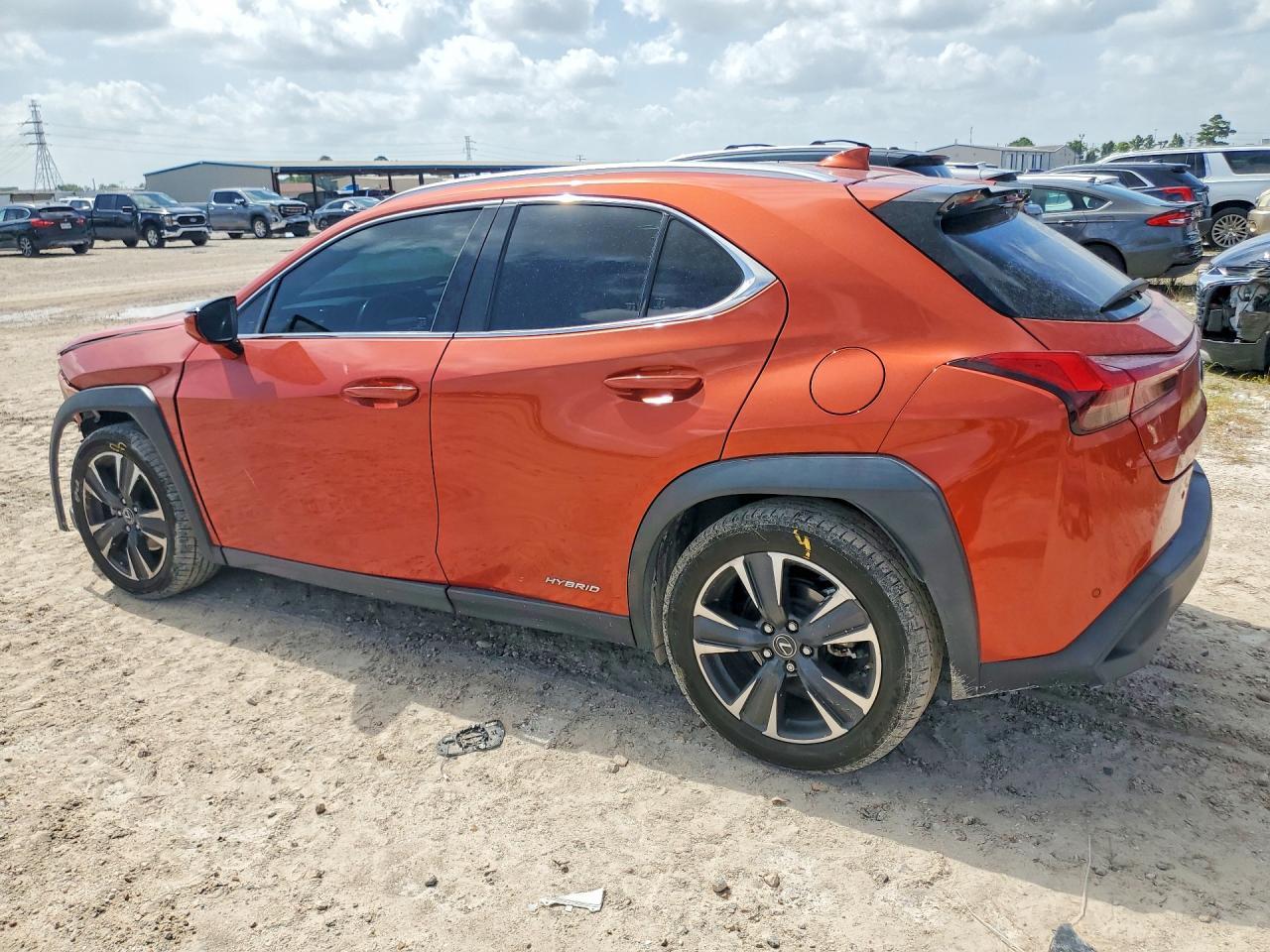 2022 Lexus Ux 250H Base - Image 2