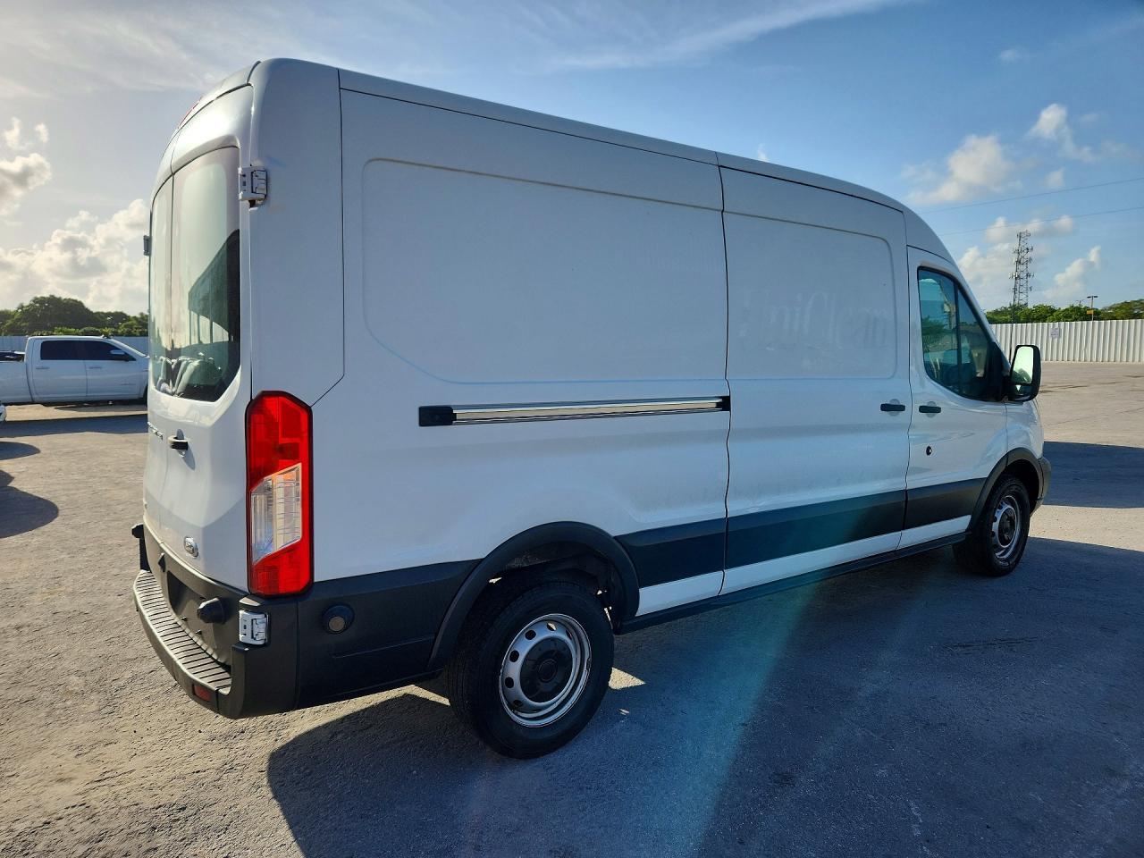 2015 Ford Transit T-250 - Image 3