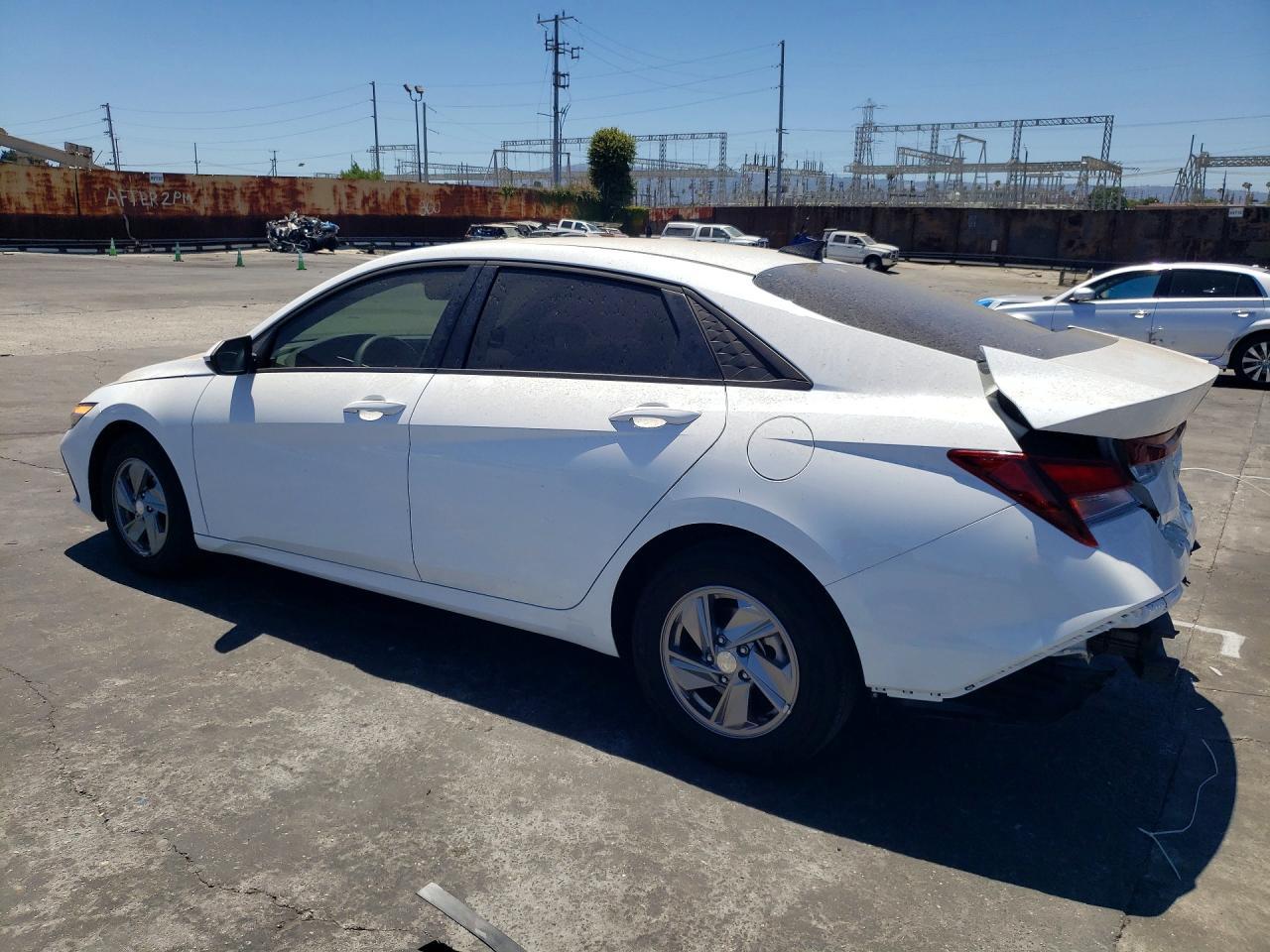 2025 Hyundai Elantra Se - Image 2
