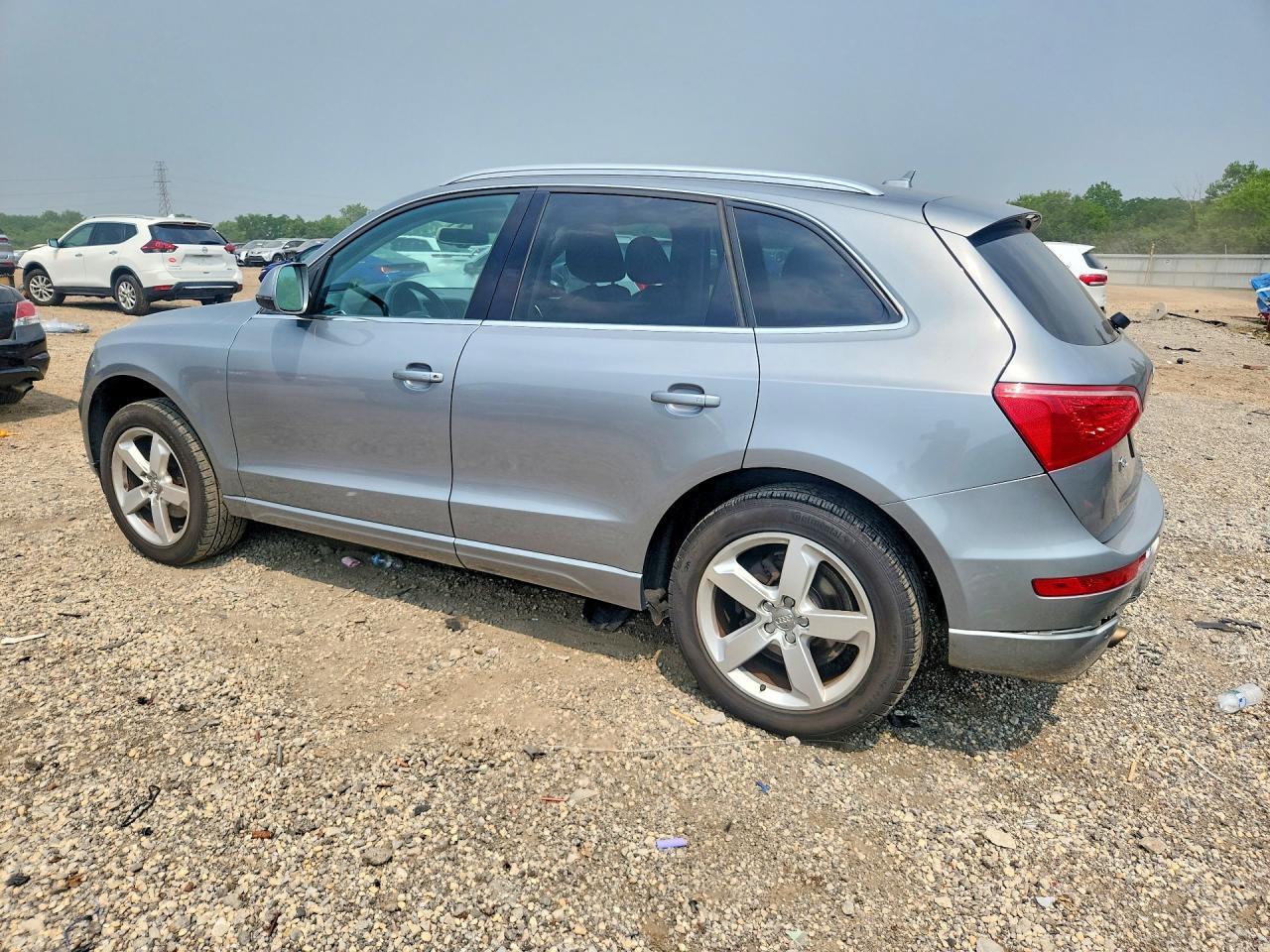 2011 Audi Q5 Premium Plus - Image 2