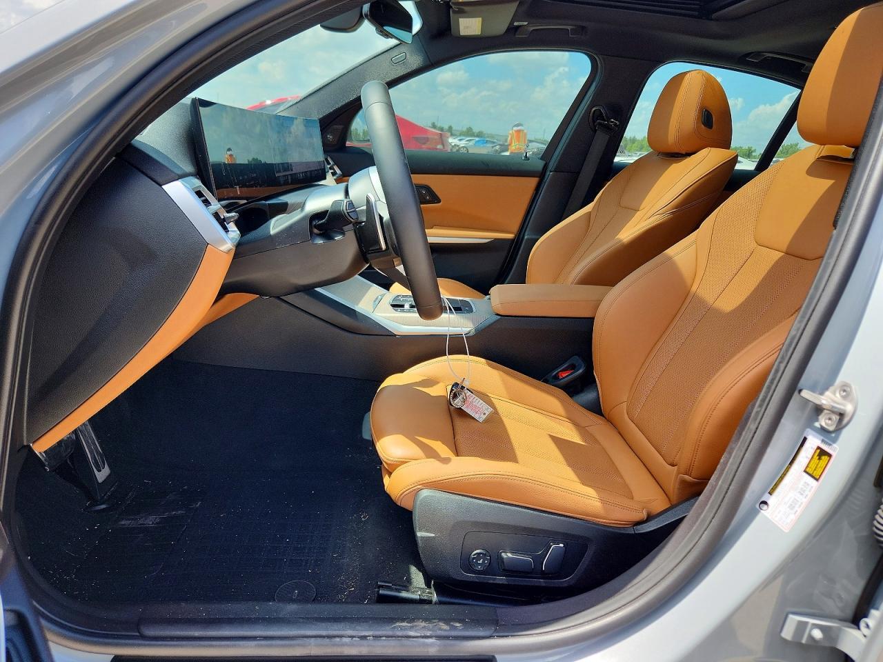 2025 BMW 330I - Фото 7