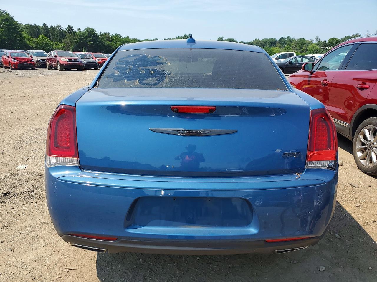 2021 Chrysler 300 Touring - Image 6