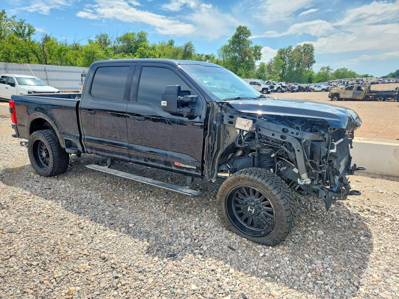 2025 Ford F250 Super Duty - Фото 4