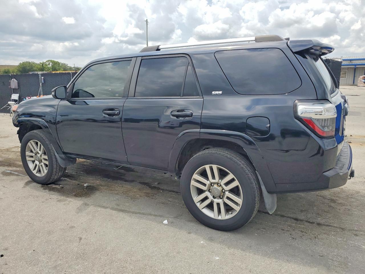 2020 Toyota 4Runner Sr5 - Image 2