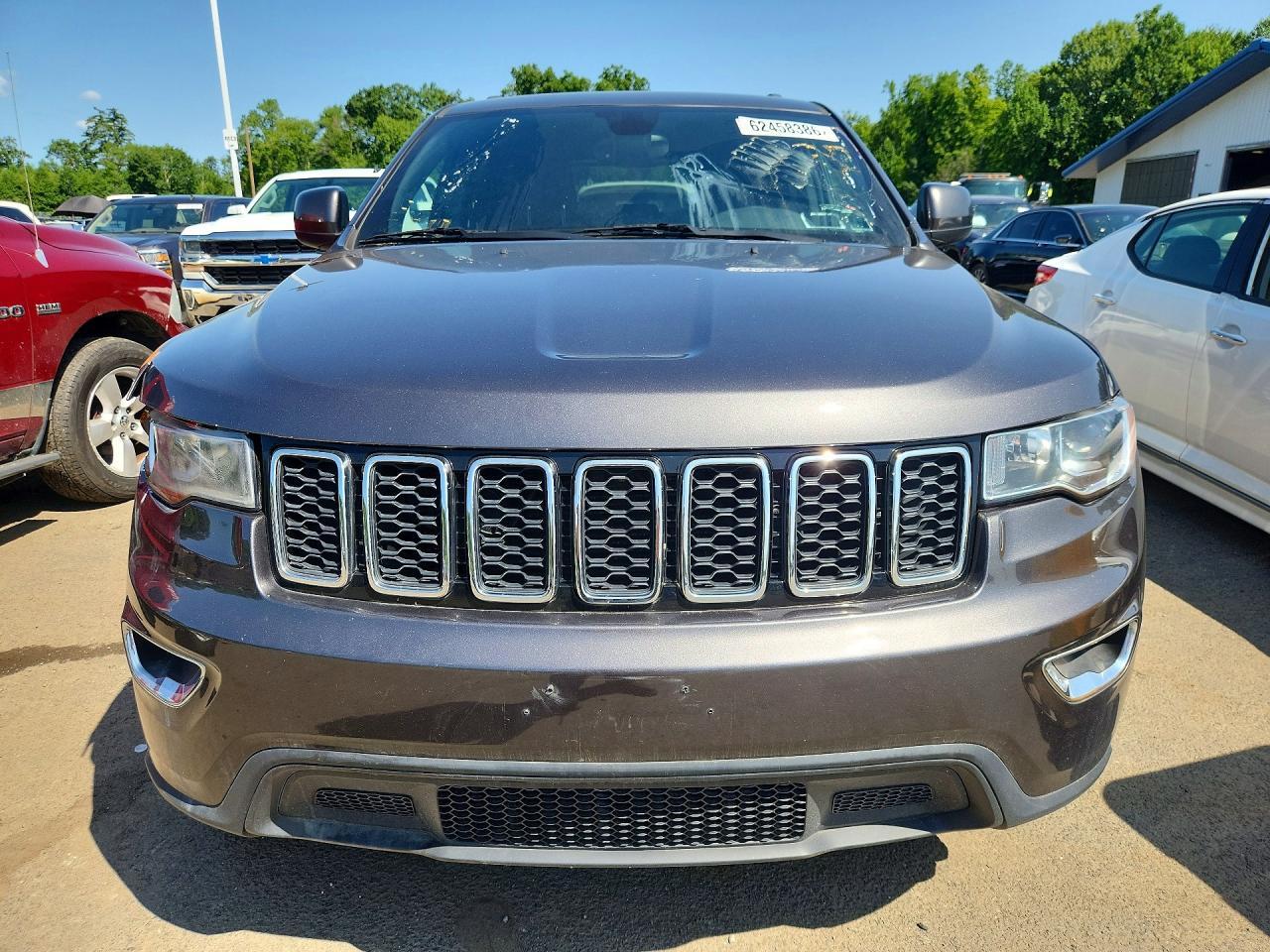 2017 Jeep Grand Cherokee Laredo - Image 5