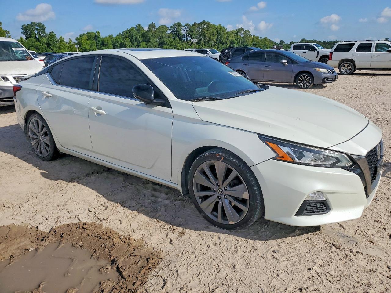 2020 Nissan Altima Sr - Image 4