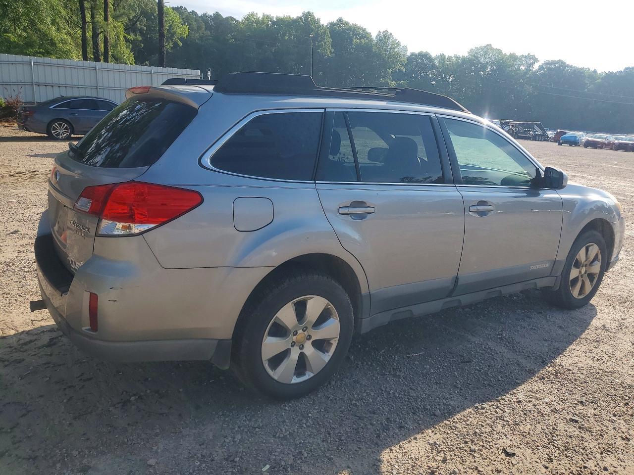 2010 Subaru Outback 2.5I Limited - Фото 3