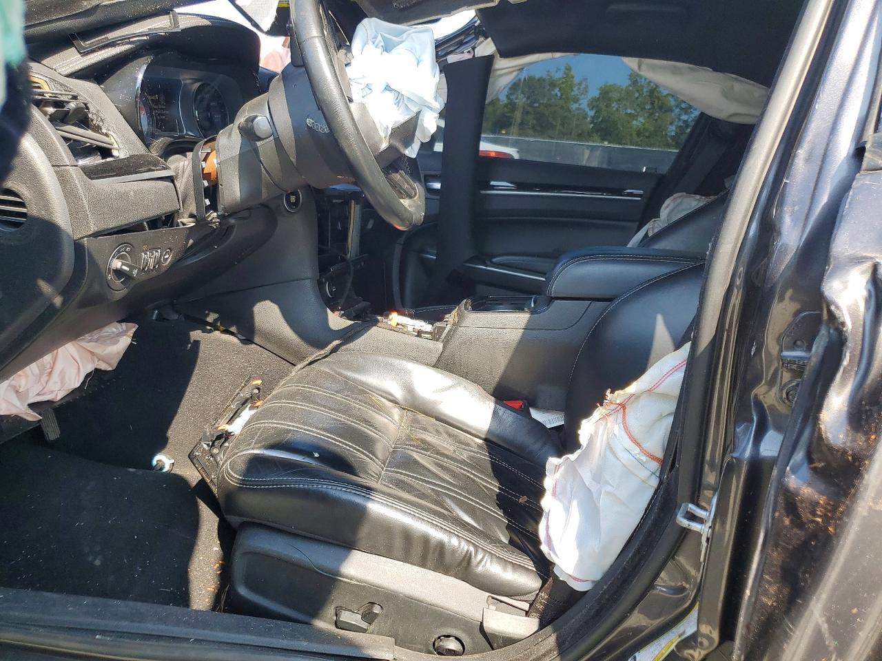 2019 Chrysler 300 300S - Image 7